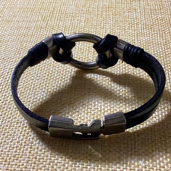 Men Black Leather Bracelet - Picture 4 of 5